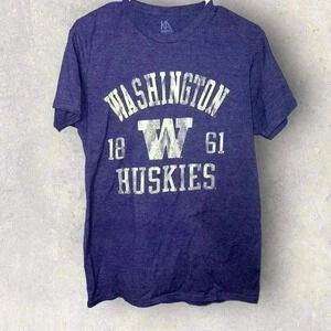 Huskies short sleeve‎ tee size medium